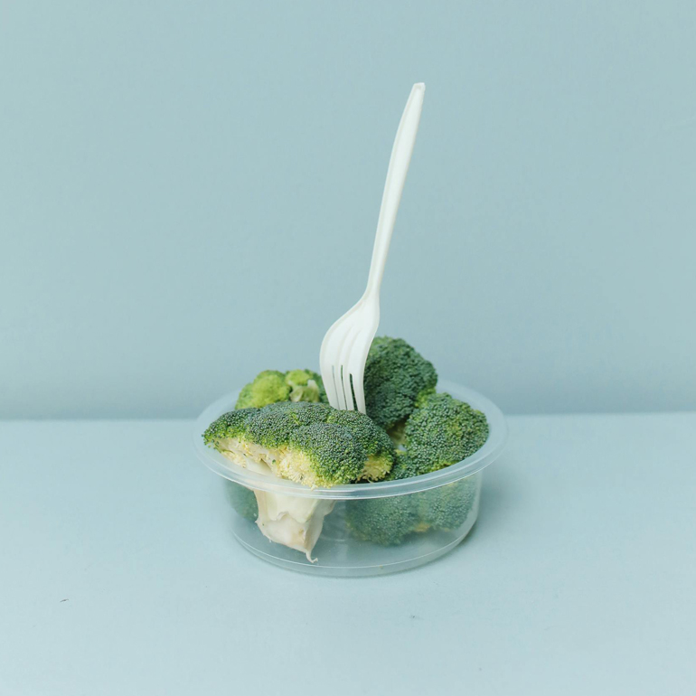 Streamline Cleanup with Disposable Cutlery: A Solution for Busy Restaurants